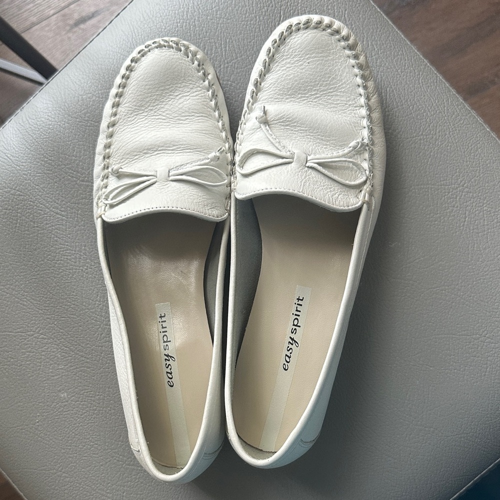 Easy Spirit Women's White Leather Loafers